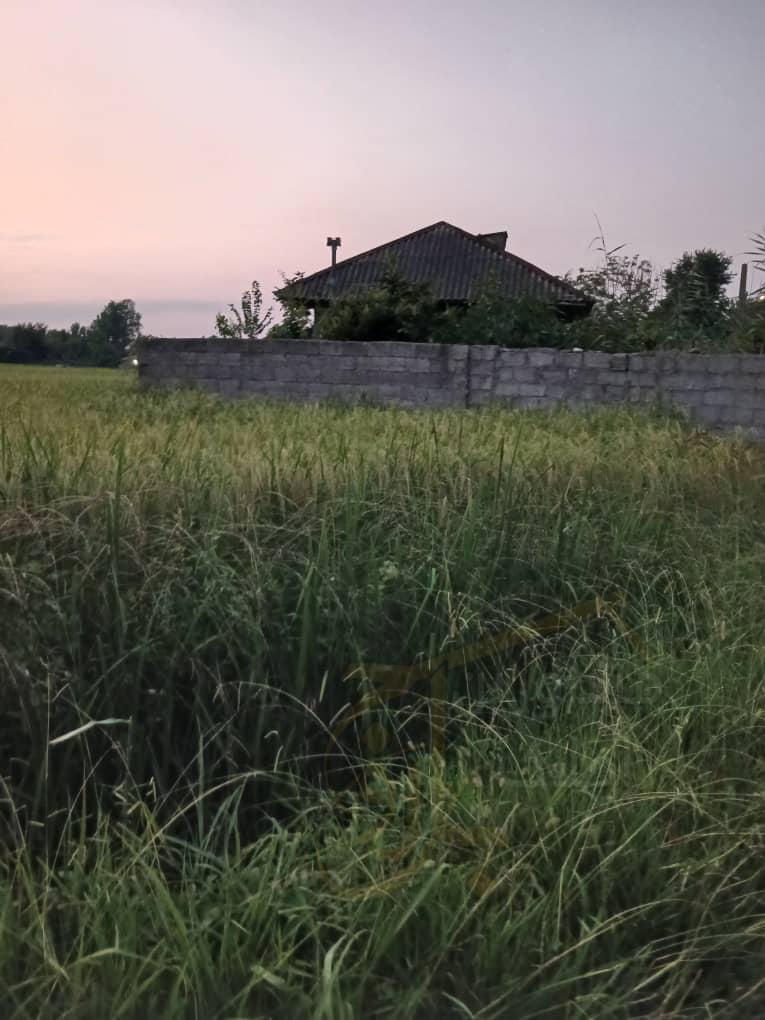 فروش زمین ۳۰۰متری با ۷۰متر بنا